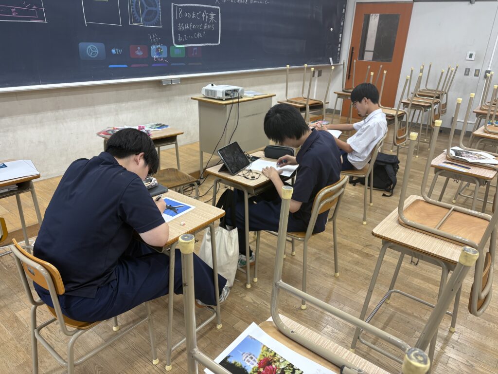 写真部　展示写真準備中